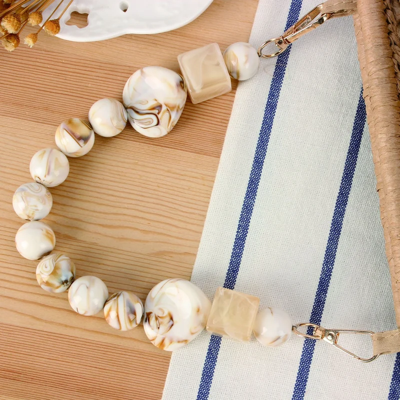 Handtasche mit dekorativem Holzgriff Skanto