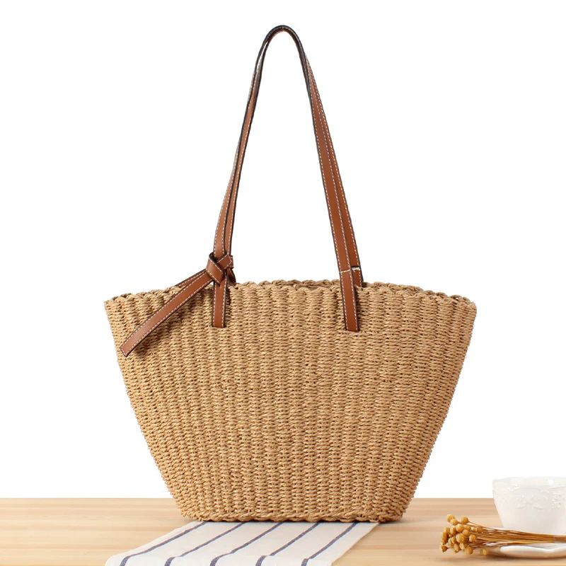 Natur-Raffia-Tragetasche mit elegantem Lederdetail Skanto