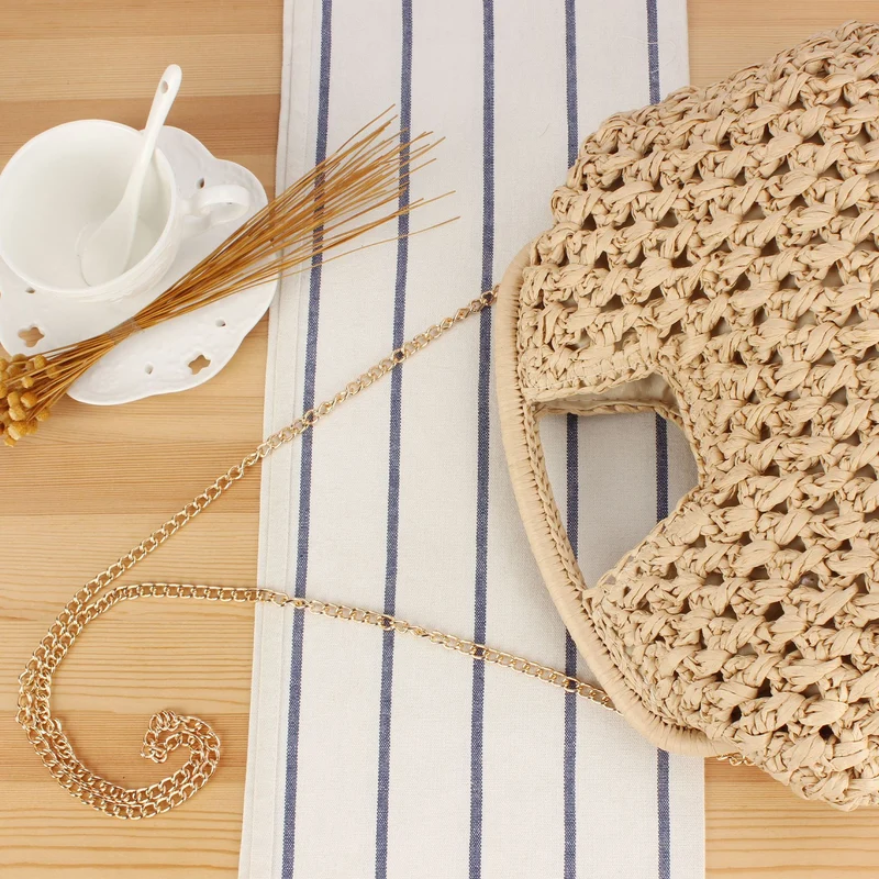Elegante Raffia-Umhängetasche mit Kettenakzenten Skanto