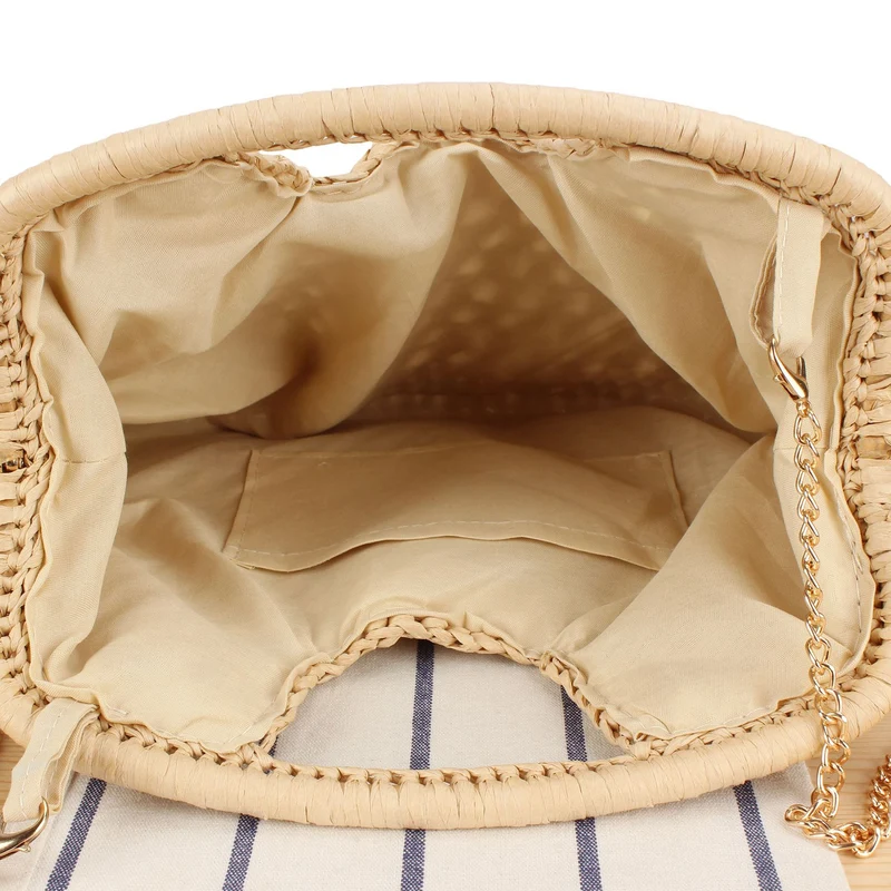 Elegante Raffia-Umhängetasche mit Kettenakzenten Skanto