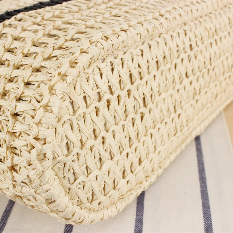 Elegante Strandtasche mit modernen Streifen Skanto