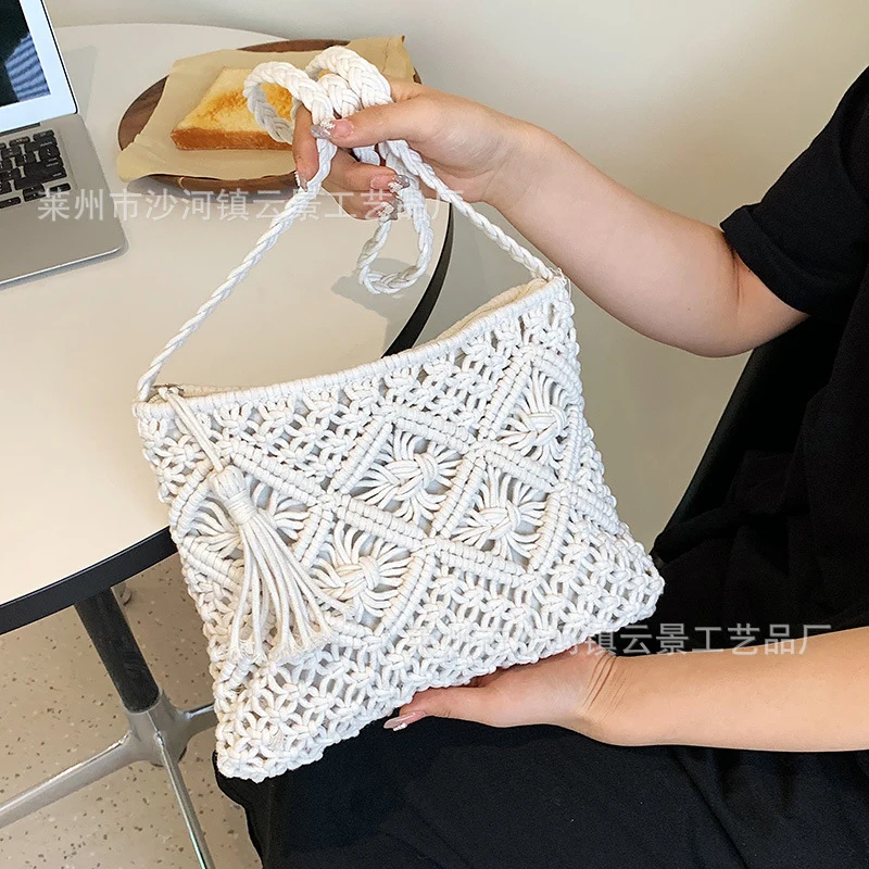 Handgeknüpfte Umhängetasche mit Quasten und geometrischem Muster Skanto