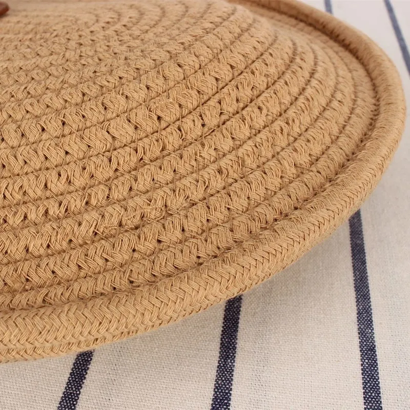 Geflochtene Tragetasche mit elegantem Lederdetail Skanto