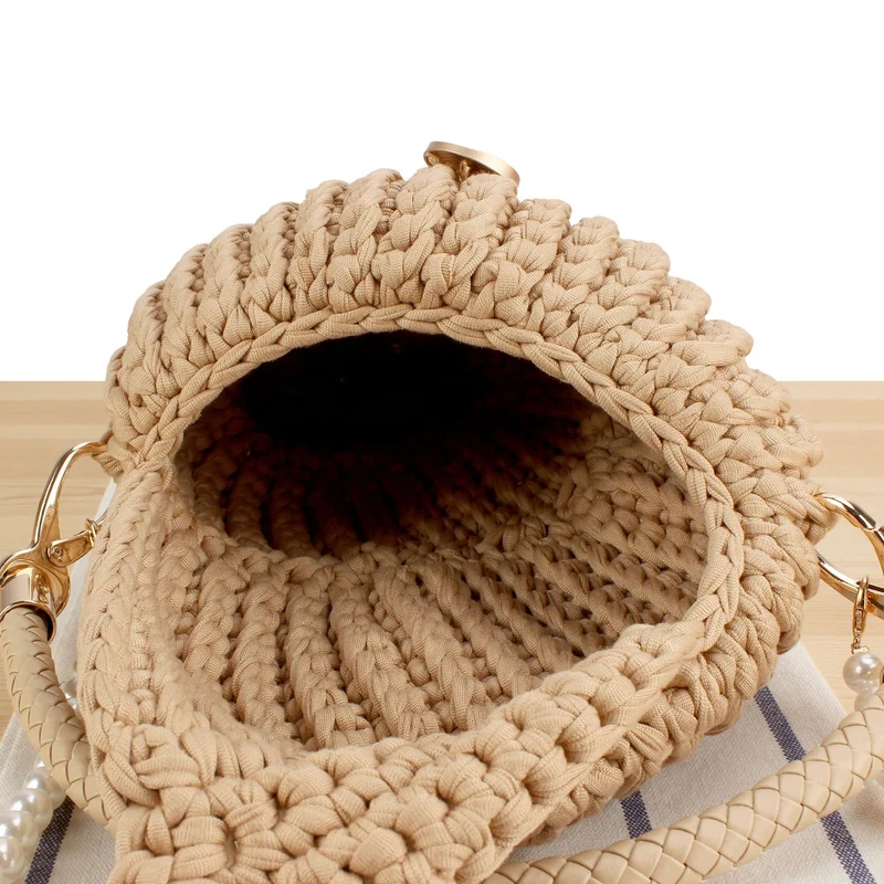 Elegante Handtasche im Muschel-Design Skanto
