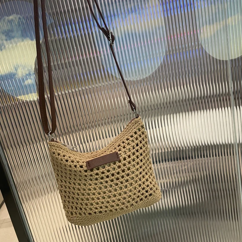 Handgeknüpfte Umhängetasche im modernen Design Skanto