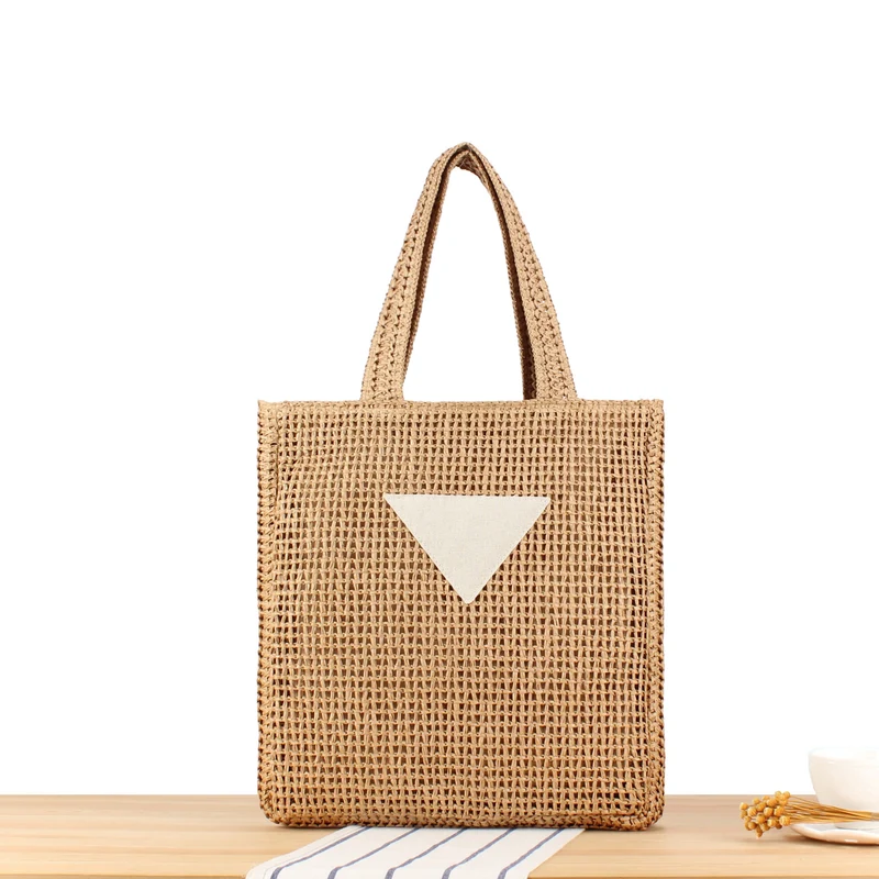 Handtasche aus Naturgeflecht mit minimalistischen Details Skanto