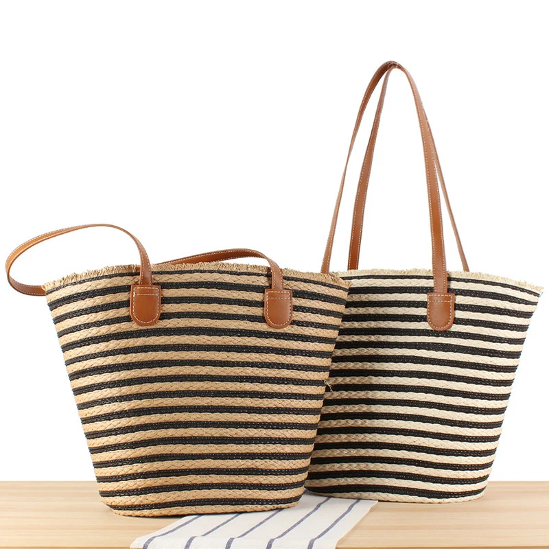 Geflochtene Strandtasche mit modernen Streifen und robusten Griffen Skanto