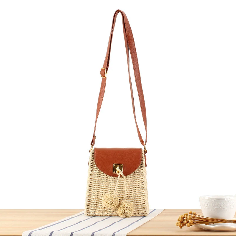 Elegante Stroh-Schultertasche mit Lederklappe Skanto