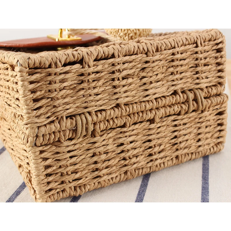 Elegante Stroh-Schultertasche mit Lederklappe Skanto