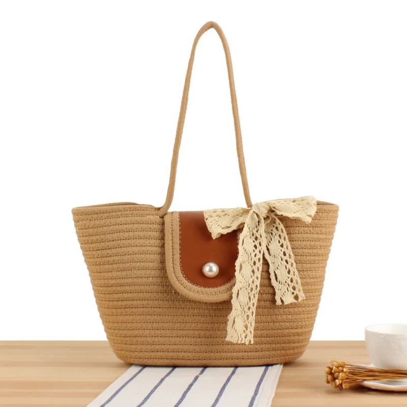 Elegante Raffia-Schultertasche mit Lederdetails Skanto