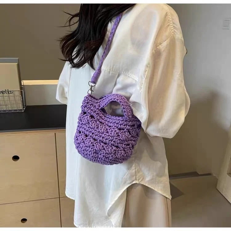 Handgeknüpfte Tasche mit geflochtener Textur Skanto