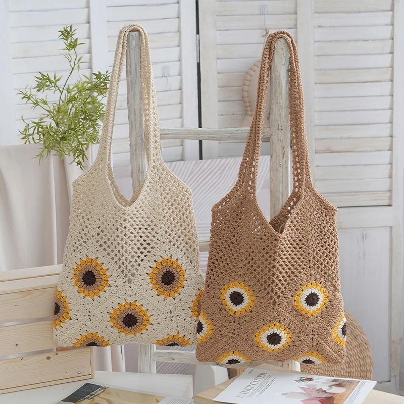 Handgefertigte Jutetasche mit buntem Blumenmuster Skanto