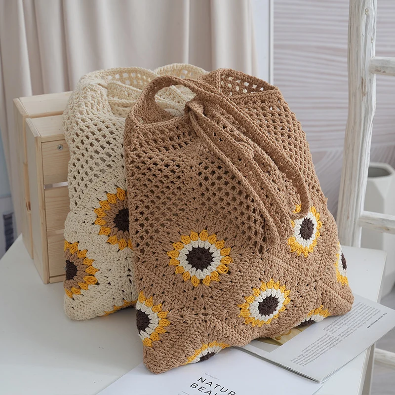 Handgefertigte Jutetasche mit buntem Blumenmuster Skanto