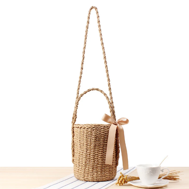Bezaubernde Handtasche aus geflochtenem Naturmaterial Skanto