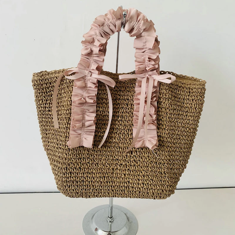 Gehäkelte Strandtasche mit eleganten Satin-Details Skanto