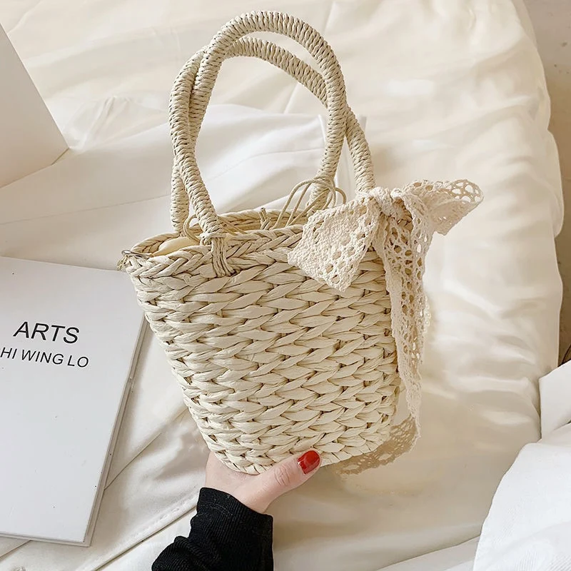 Verspielte Netztasche mit Spitzenbesatz Skanto