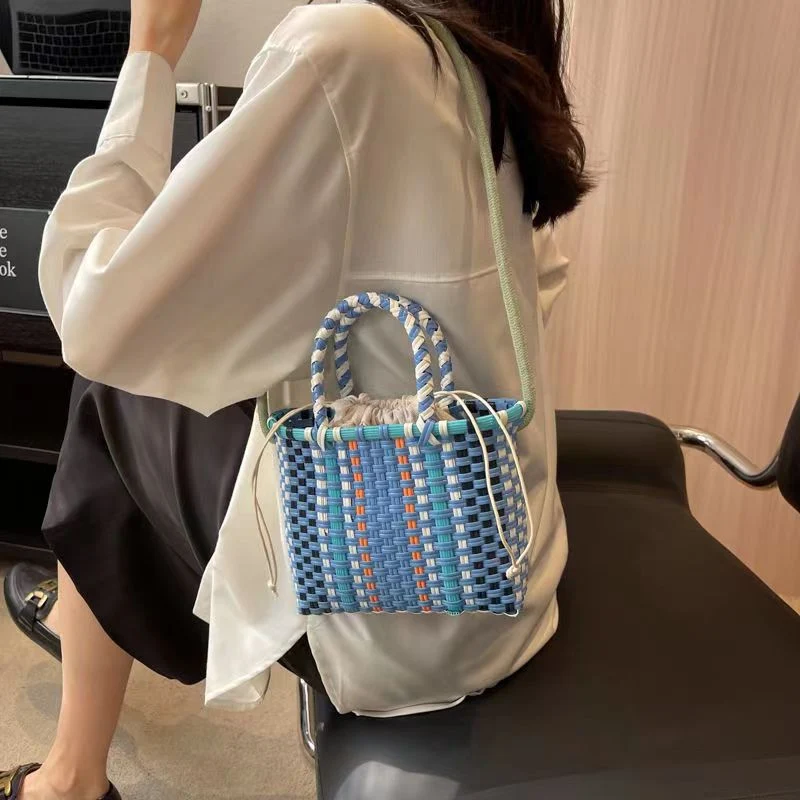 Verspielte Handtasche aus gewebten Materialien Skanto