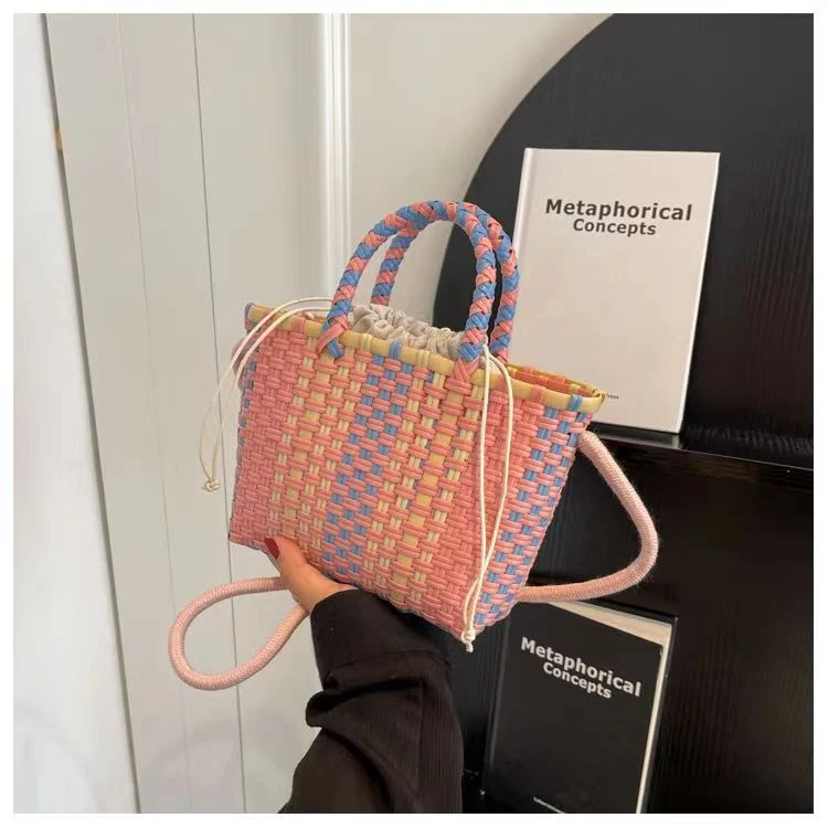 Verspielte Handtasche aus gewebten Materialien Skanto