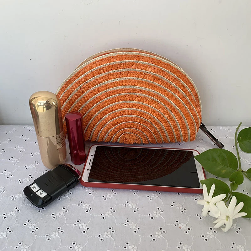 Kosmetiktasche im eleganten Halbmond-Design Skanto