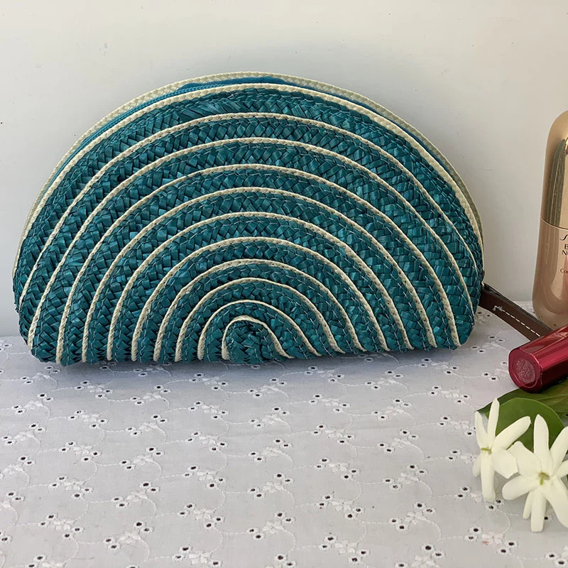 Kosmetiktasche im eleganten Halbmond-Design Skanto