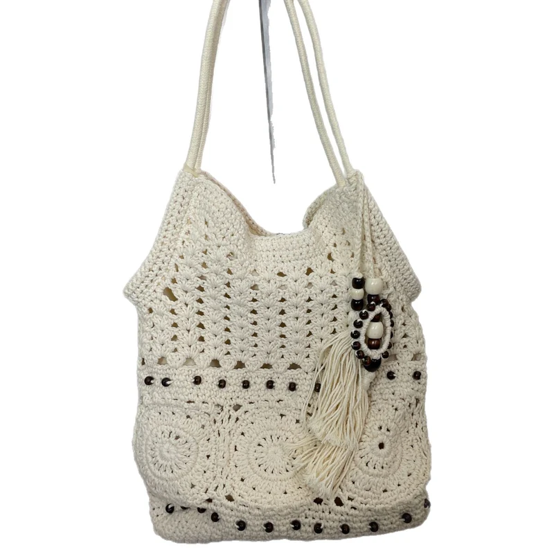 Moderne Makramee-Tasche mit detaillierten Perlenverzierungen Skanto