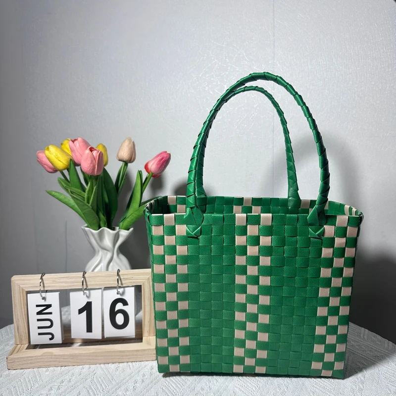 Geflochtene Handtasche mit stabilen Griffen Skanto