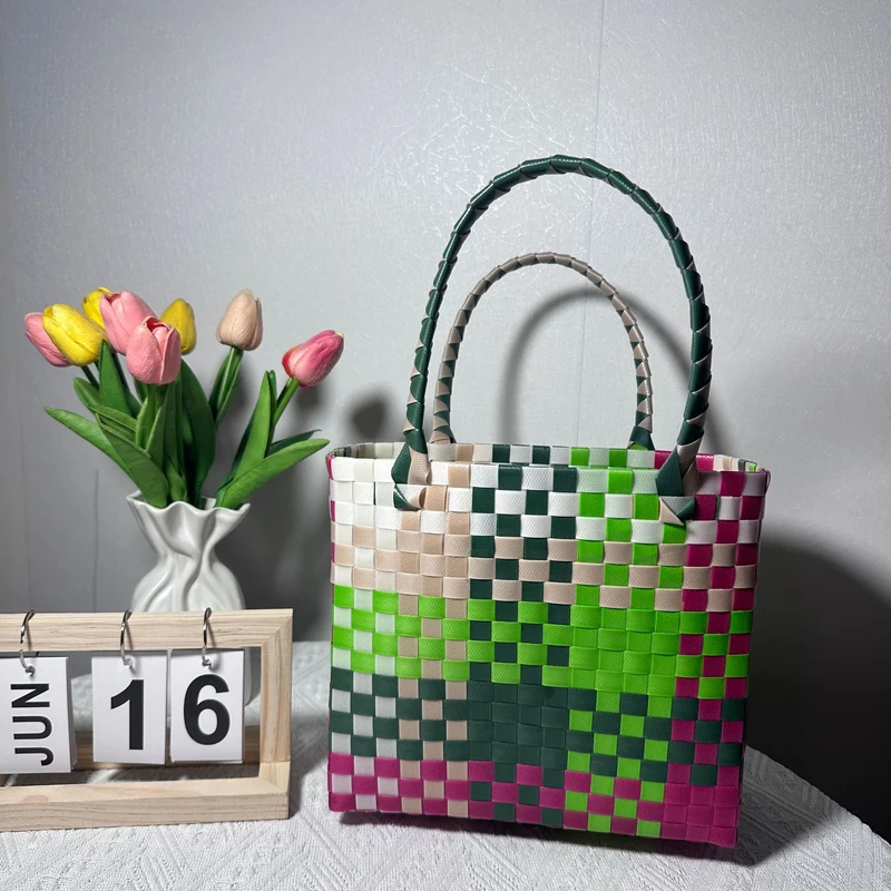 Geflochtene Handtasche mit stabilen Griffen Skanto