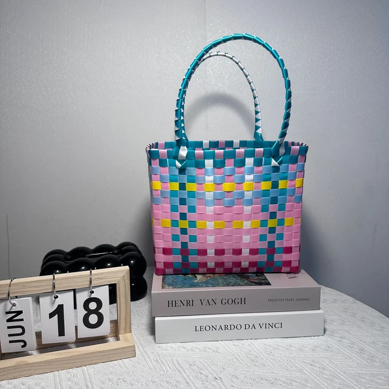 Geflochtene Handtasche mit stabilen Griffen Skanto