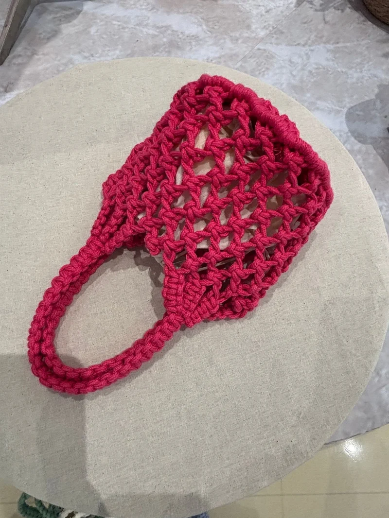 Moderne Handtasche aus gewebtem Material Skanto