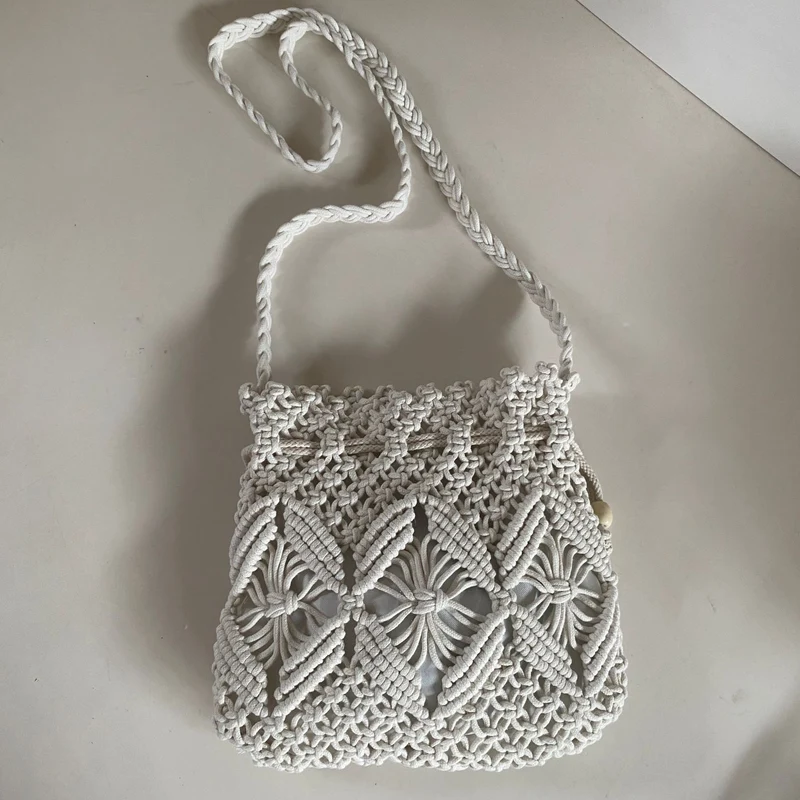 Makramee-Umhängetasche mit detailreichem Muster Skanto