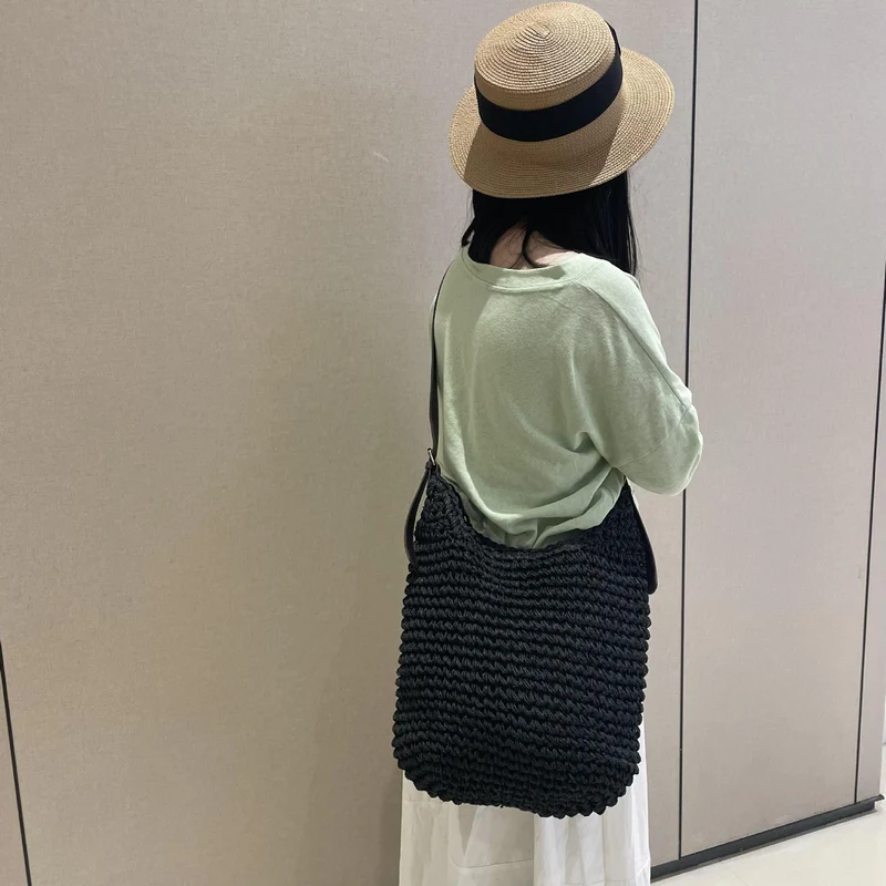 Geflochtene Umhängetasche mit elegantem Lederriemen Skanto