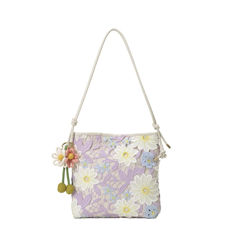Kunstvoll bestickte Handtasche Skanto