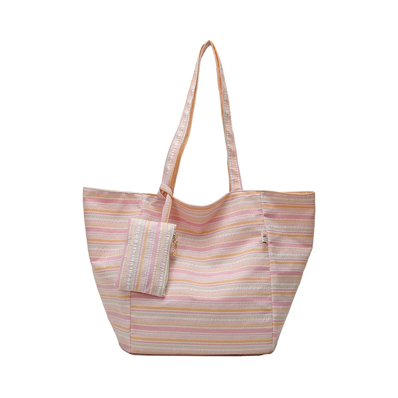 Geräumige Tote Bag mit Wellenstreifen Skanto