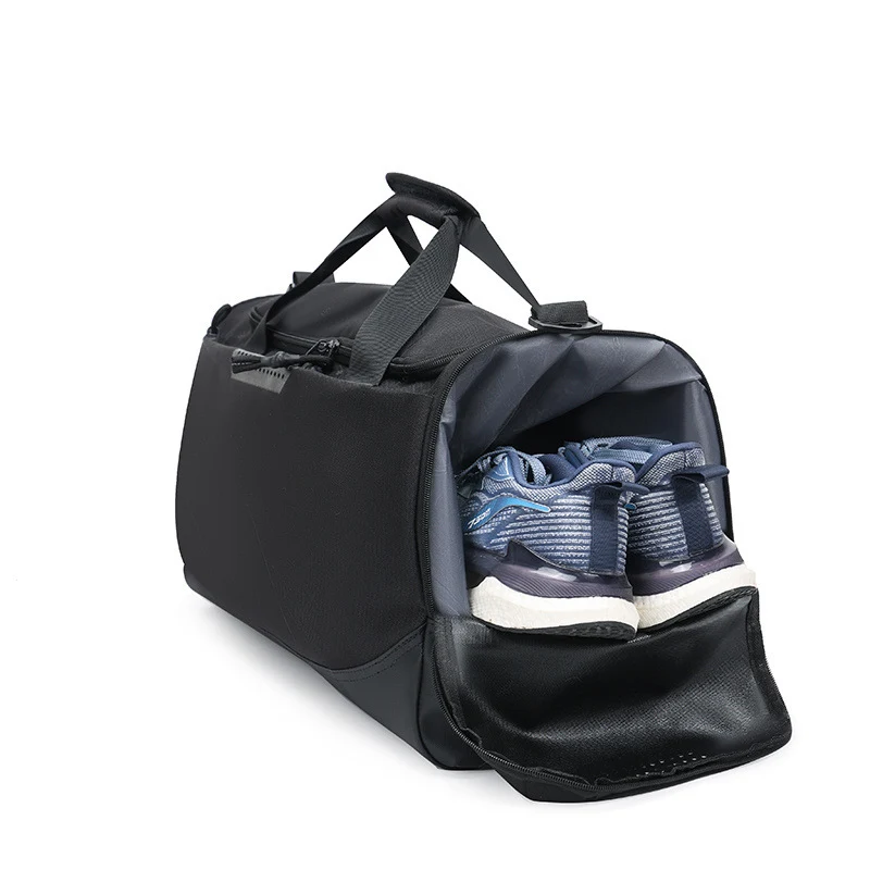Sportliche Reisetasche für Herren mit viel Stauraum und abnehmbarem Schultergurt Skanto