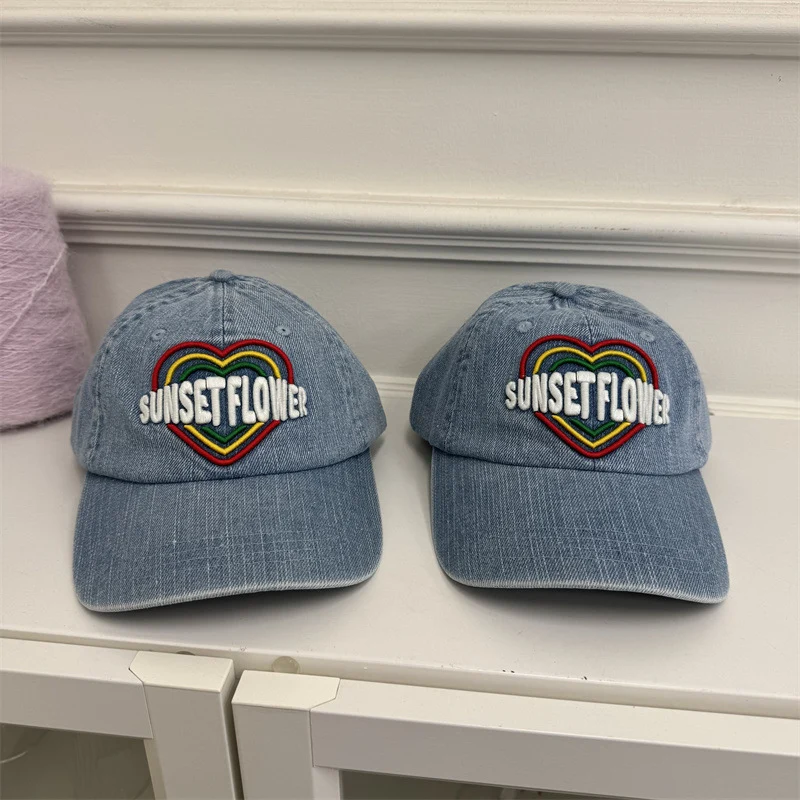 Bestickte Denim-Baseballkappe mit Herzdesign Skanto