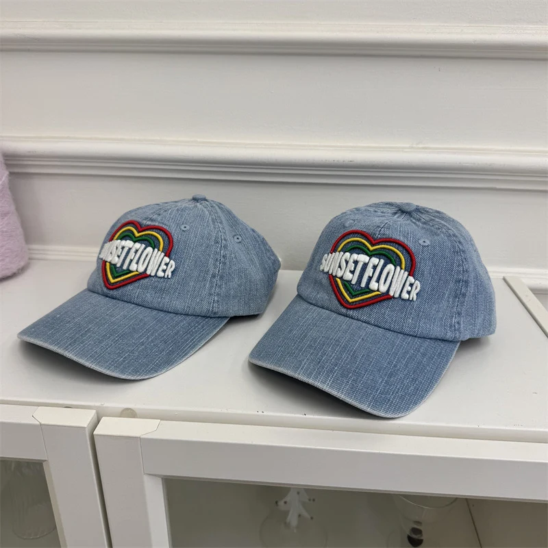 Bestickte Denim-Baseballkappe mit Herzdesign Skanto