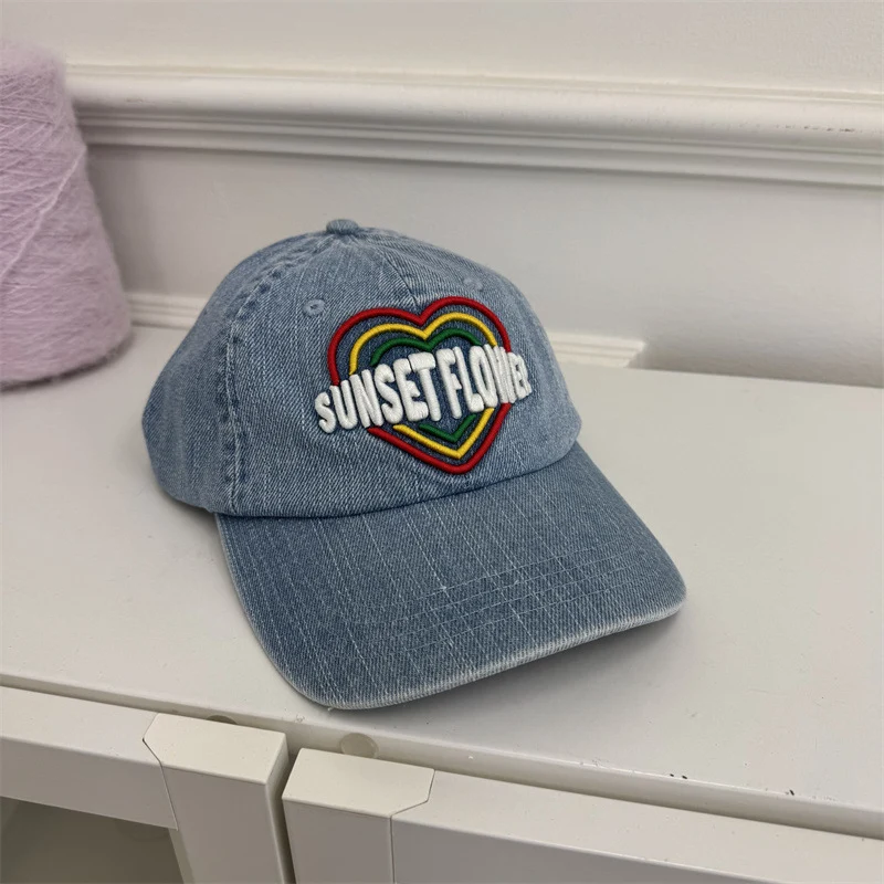 Bestickte Denim-Baseballkappe mit Herzdesign Skanto