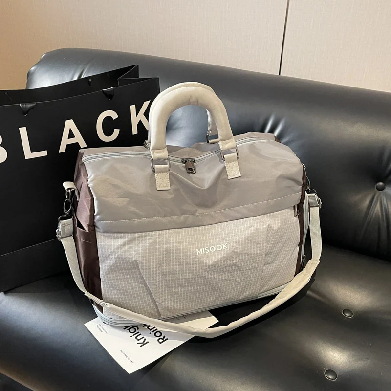 Stylische Sport- und Reisetasche Skanto für Damen