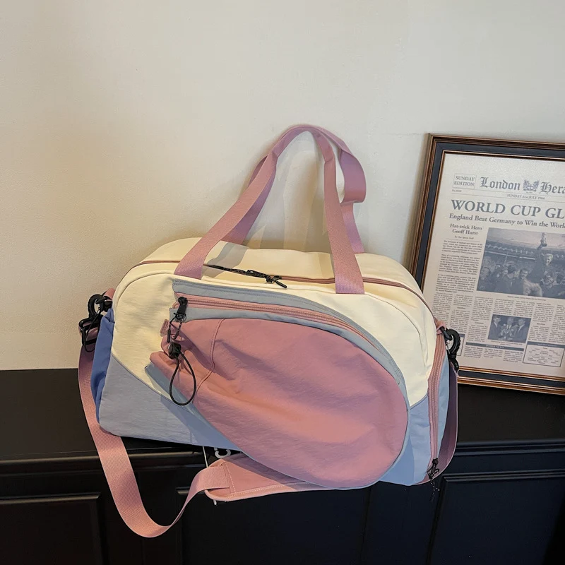 Sportliche Damen-Reisetasche mit innovativem Fächersystem Skanto