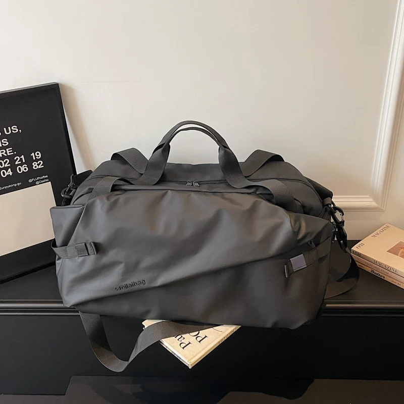 Sportliche Damen-Reisetasche mit innovativem Belüftungssystem Skanto