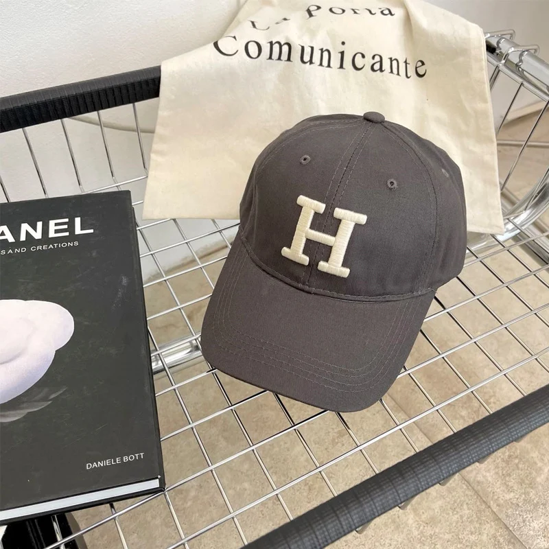 Klassische bestickte Baseballkappe für Damen Skanto