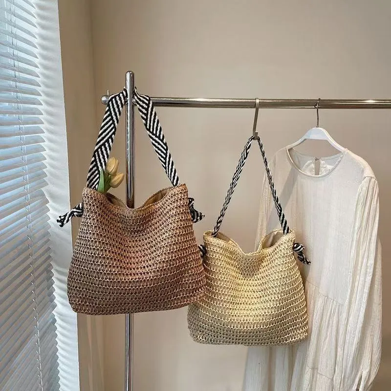 Große Tragetasche im geflochtenen Design Skanto