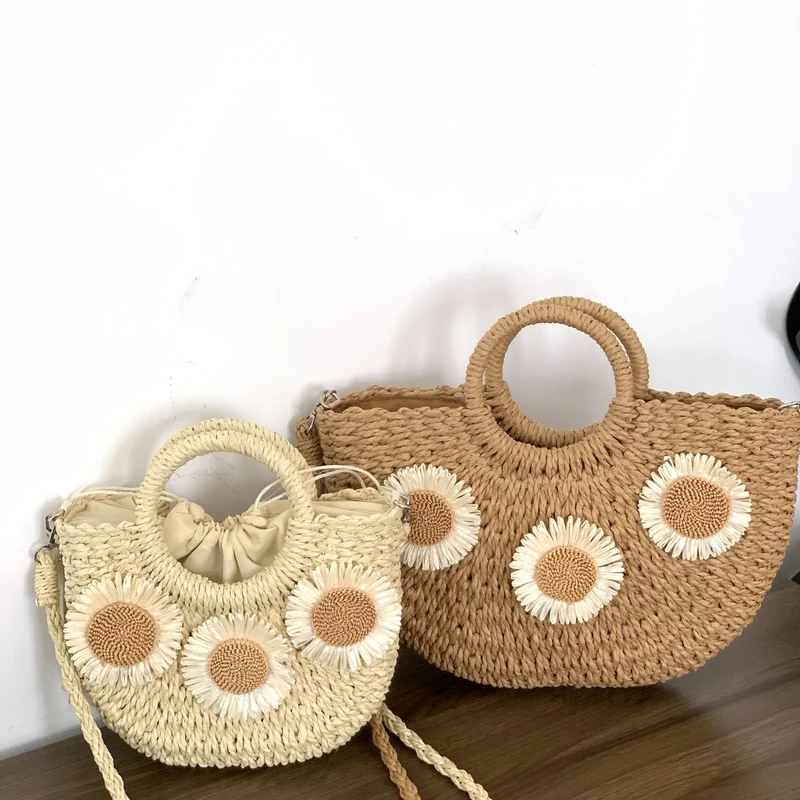 Handtasche aus Naturmaterialien mit floralen Details Skanto