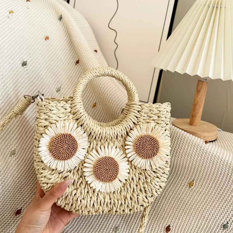 Handtasche aus Naturmaterialien mit floralen Details Skanto