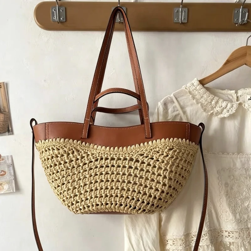 Geflochtene Handtasche mit elegantem Lederdetail Skanto