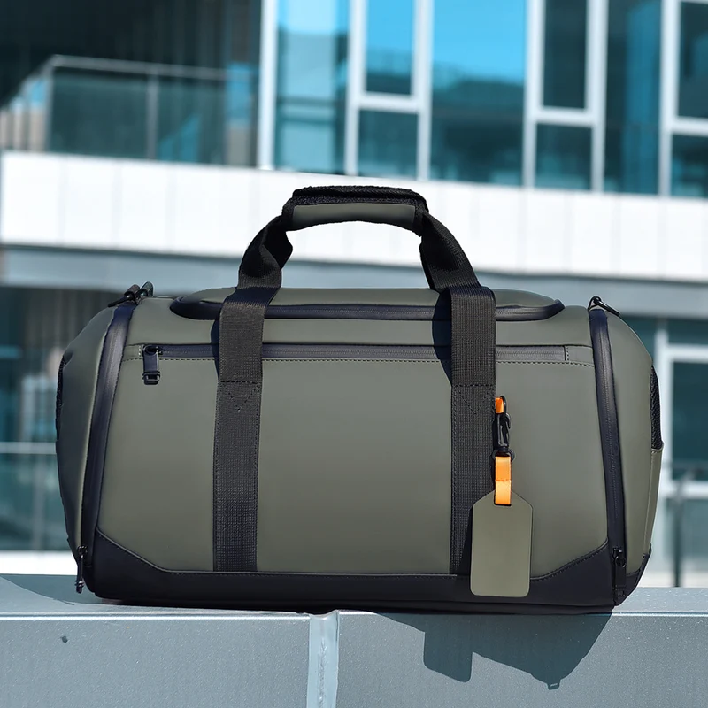 Sportliche Reisetasche für Damen mit robuster, wasserabweisender Konstruktion Skanto