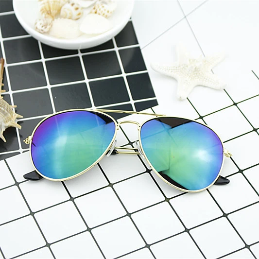 Moderne Piloten-Sonnenbrille für Damen mit Farbverlauf-Gläsern Skanto