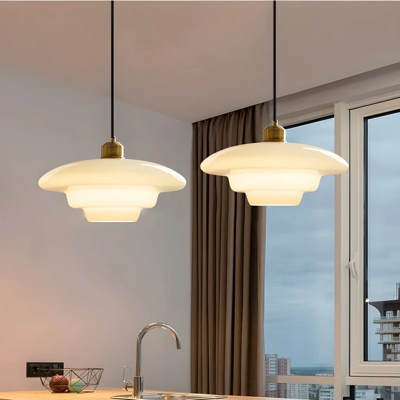 AuraBeam Light – Minimalistische LED-Pendelleuchte aus elfenbeinfarbenem Glas | Skanto