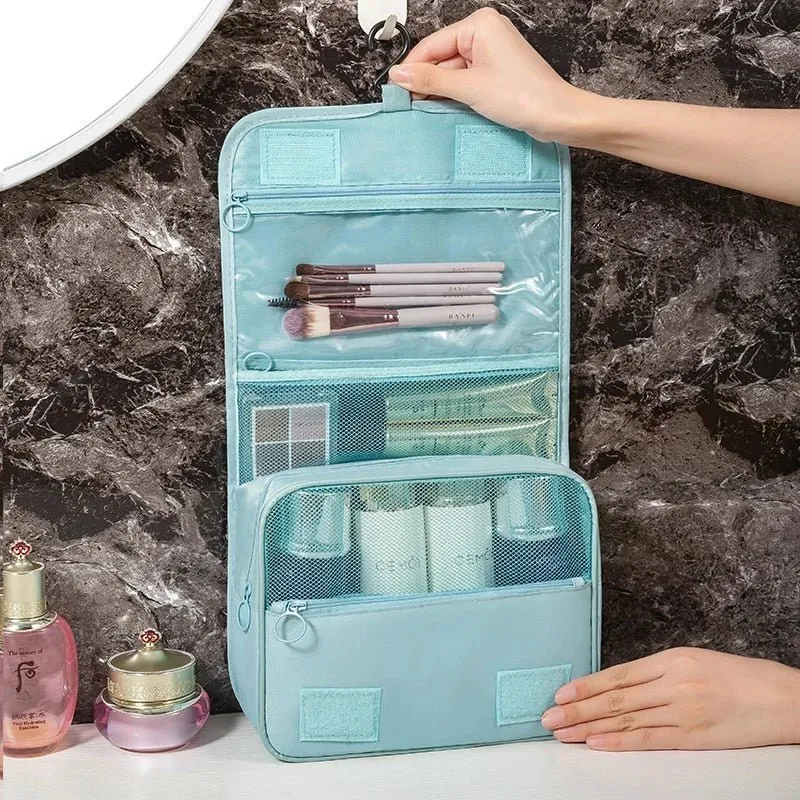Praktisches Reisen – Einfacher Zugang zu Kosmetika und Toilettenartikeln | Skanto