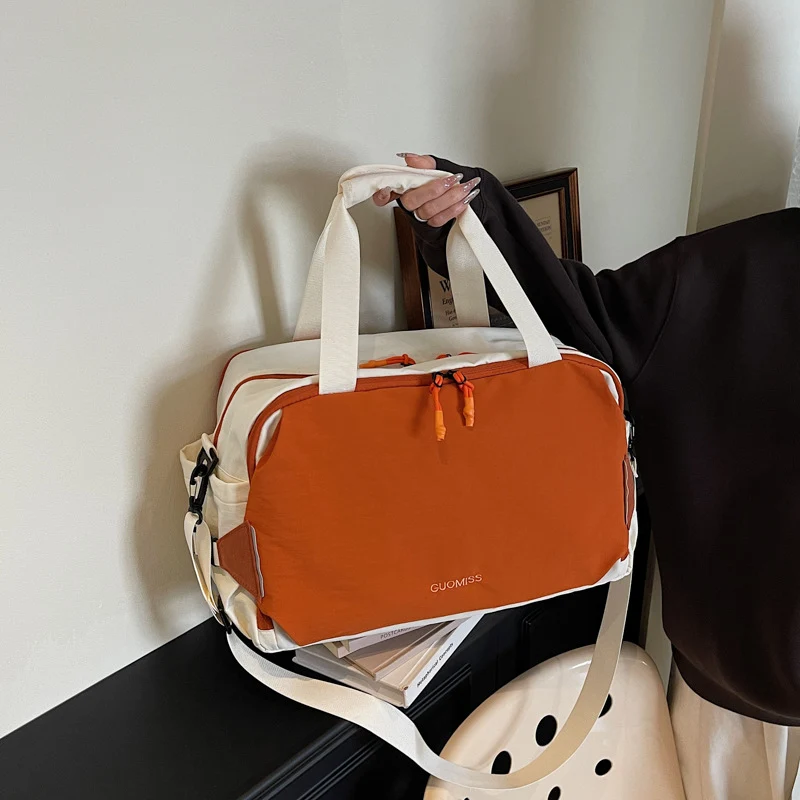 Sportliche Reisetasche für Damen mit praktischen Fächern Skanto